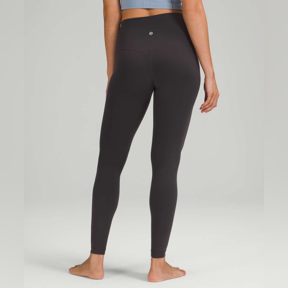 Lululemon Align High-Rise Pant 28"
Black Granite